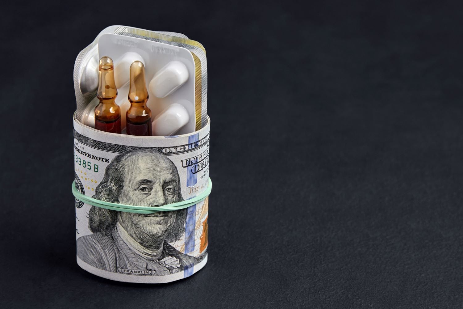 Adragos прагне придбати кілька фармацевтичних компаній