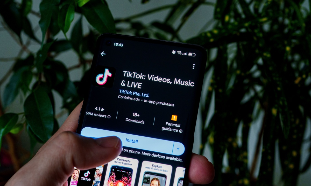 Законодавці закликають Apple і Google підготуватися до заборони TikTok