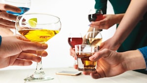 Індія святкує новий рік під коктейлем: понад 50% віддають перевагу коктейлям; інноваційні смаки штучного інтелекту в суміші коктейлі, алкогольні напої, новорічні коктейлі, новорічні напої, стиль життя