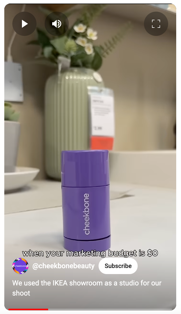 YouTube Short від Cheekbone Beauty, перепрофільований з TikTok.