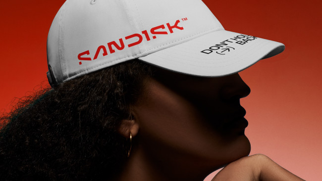 Логотип нового бренду Sandisk на ковпачку