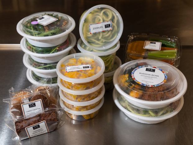 Taylor Made Cuisine пропонує понад 150 страв зі своєї кухні в Ірвайні, Каліфорнія. Компанія, яка займається приготуванням, доставкою їжі та кейтерингом, працює в штаб-квартирі площею 6000 квадратних футів в Ірвайні. (Фото: Paul Bersebach, Orange County Register/SCNG)
