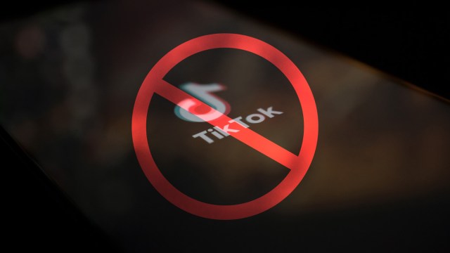 TikTok автоматично призупинить рекламні кампанії в США з 19 січня. 
