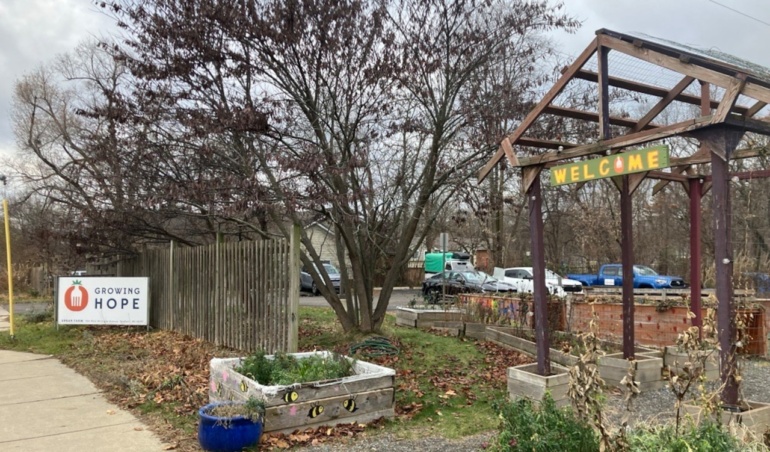 Хочете вирощувати власну їжу? У цій програмі Ypsilanti є все, що вам потрібно