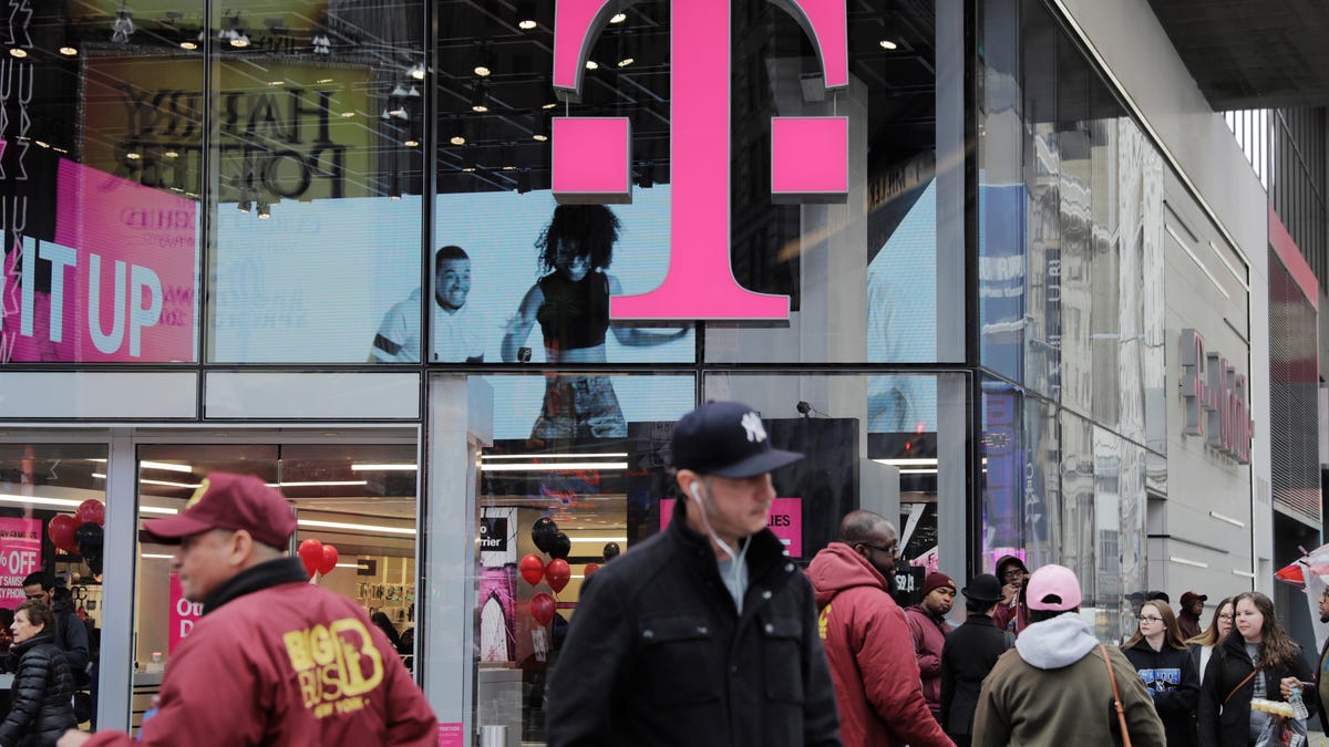 Ad Starlink T-Mobile робить супутникові телефони мейнстрімом