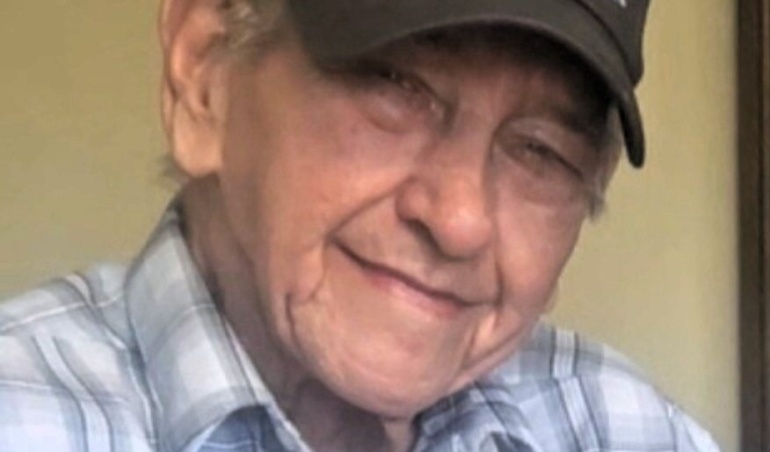 Денніс Л. Феллер, 85, Аврора - Радіо WRBI