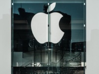 Apple, запланована в розслідування мобільного браузера CMA