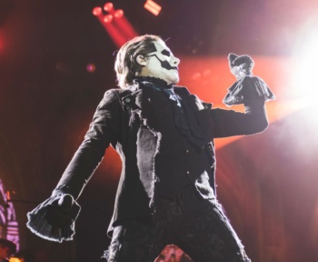 Чому Tobias Forge "ухиляється" від споживання медіа під час написання нового альбому Ghost
