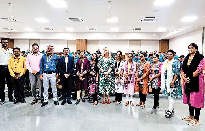 Цифровий маркетинг розшифровано для студентів Swaminarayan Univ