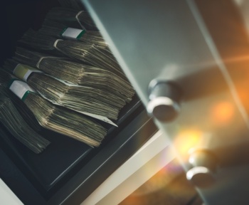 ExlService Holdings (EXLS) перемагає прибутки та доходи за Q1