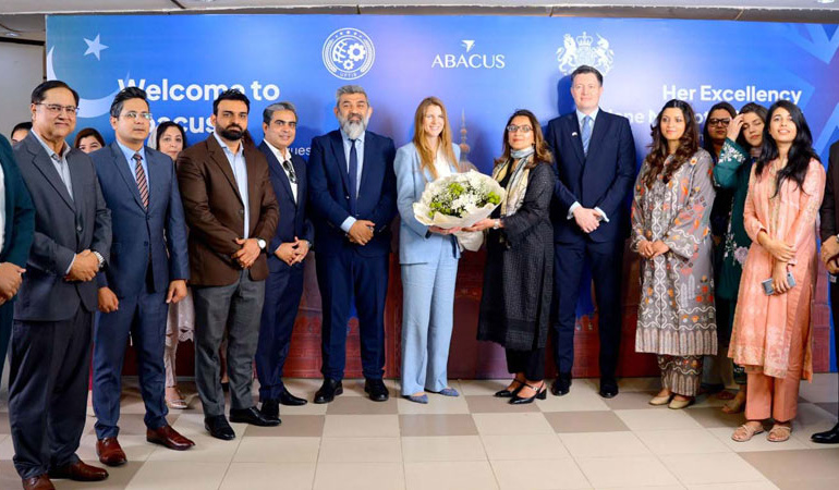 Abacus проводить делегацію Великобританії для зміцнення технічної співпраці