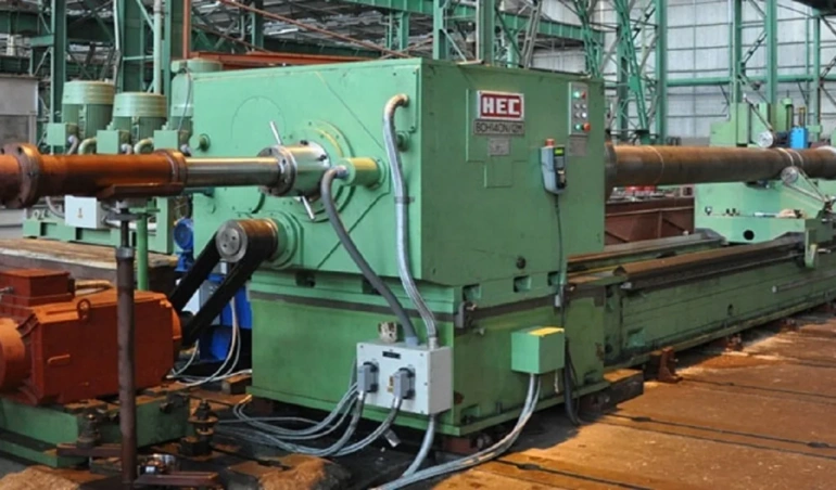 Напруга посилюється в HEC через аутсорсинг, працівники чинять опір серед полегшення за освіту дітей