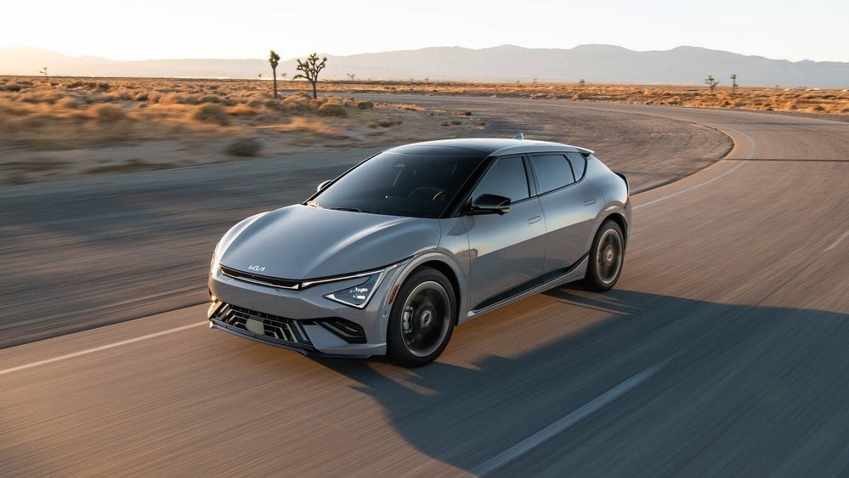 Я думав, що придбання Kia EV6 означає аутсорсинг роботи, поки я не побачив номерів