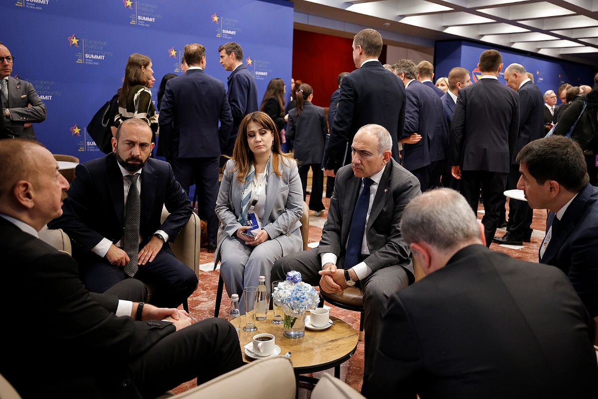 Чому Азербайджан не підписує мирну угоду