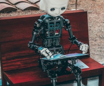 Експерти побоюються, що AI замінює роботу, виконані інтернами та градами