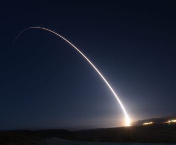 "Номер" Space Force "Інструменти розвитку" для перехоплювачів на основі космічного купола Золотого купола