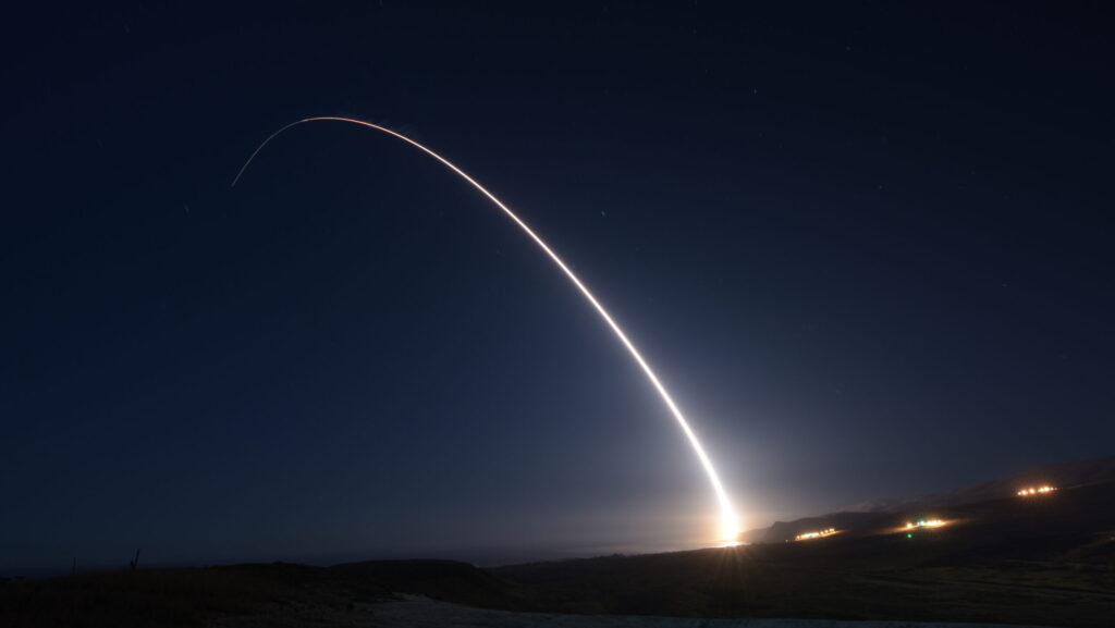 "Номер" Space Force "Інструменти розвитку" для перехоплювачів на основі космічного купола Золотого купола
