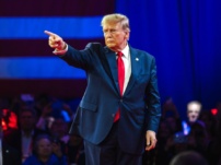 Трамп загрожує CNN над охопленням додатків Aler Alert