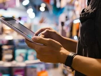 Walmart робить ставку на автономний ШІ для революції в роздрібній торгівлі та рекламі