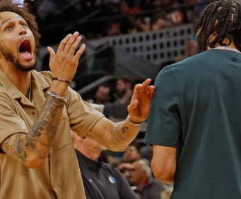 Dereck Lively, здається, є стратегією соціальних медіа MAVS