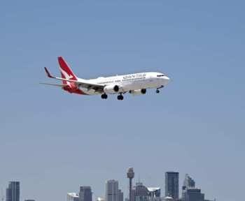 "Найтемніший день в історії Qantas": авіакомпанія оштрафувала на 90 мільйонів доларів за незаконні мішки для наземного персоналу