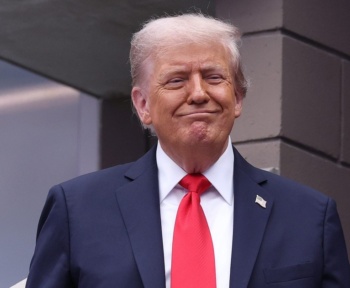 Індійські технічні акції скорочуються після того, як Трамп накладає 100 000 доларів США за заявку на візи H-1B