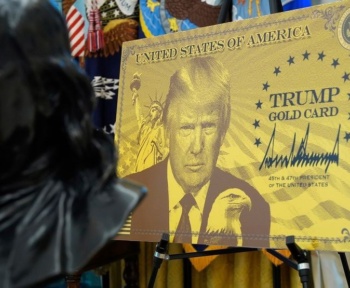 Трамп оголошує щорічну плату в розмірі 100 тис. Доларів за заявки на візу H1B, громадянство "Золота карта"