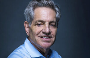 Портрет піонера роботизованої хірургії доктора Фреда Молла.