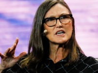 Кеті Вуд з ARK Invest бачить вибуховий результат у цій програмі ШІ