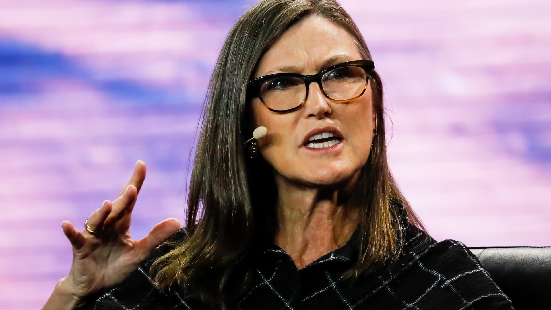 Кеті Вуд з ARK Invest бачить вибуховий результат у цій програмі ШІ