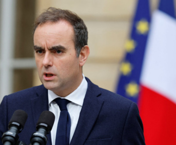 Macron Reappoints нещодавно у відставці прем'єр -міністра Лекорну серед політичної кризи Франції