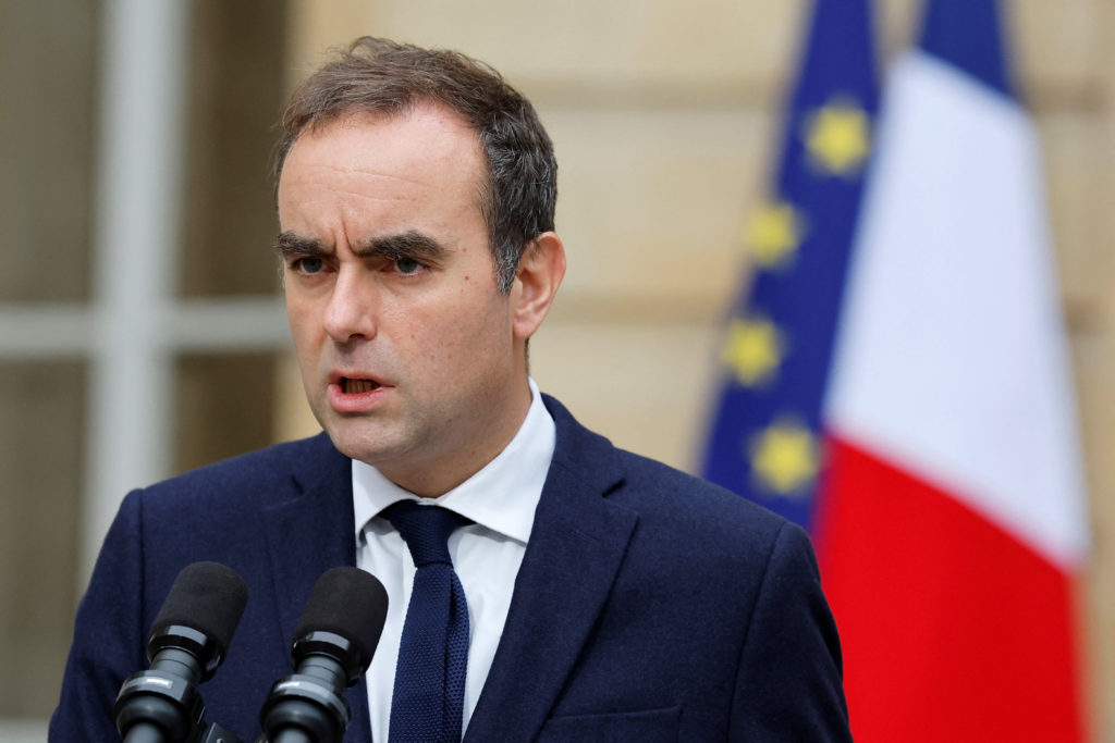 Macron Reappoints нещодавно у відставці прем'єр -міністра Лекорну серед політичної кризи Франції