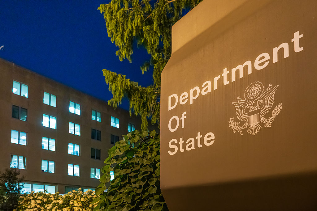 США заявили про скасування віз для іноземців через коментарі Чарлі Кірка в соціальних мережах