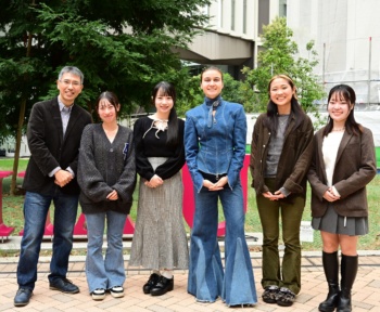 Українська співачка Jerry Heil зустрілася зі студентами Софійського університету | Софійський університет