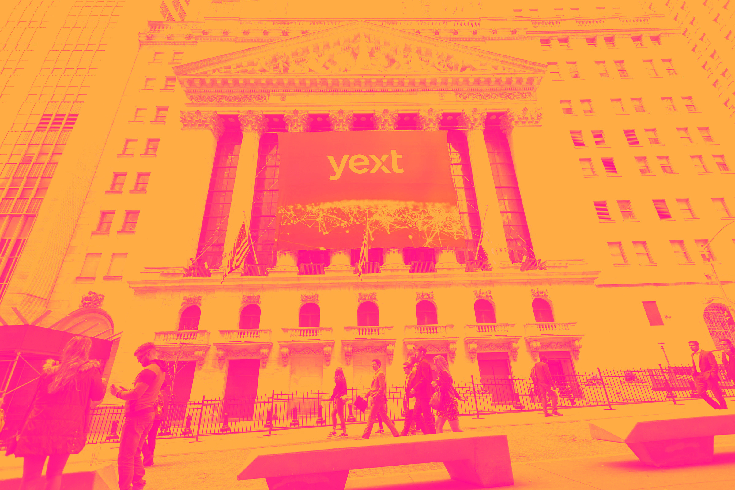 Yext) проти решти запасів програмного забезпечення та маркетингового програмного забезпечення