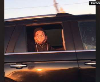 Представник внутрішньої безпеки реагує на зображення агентів ICE у масках на Хелловін