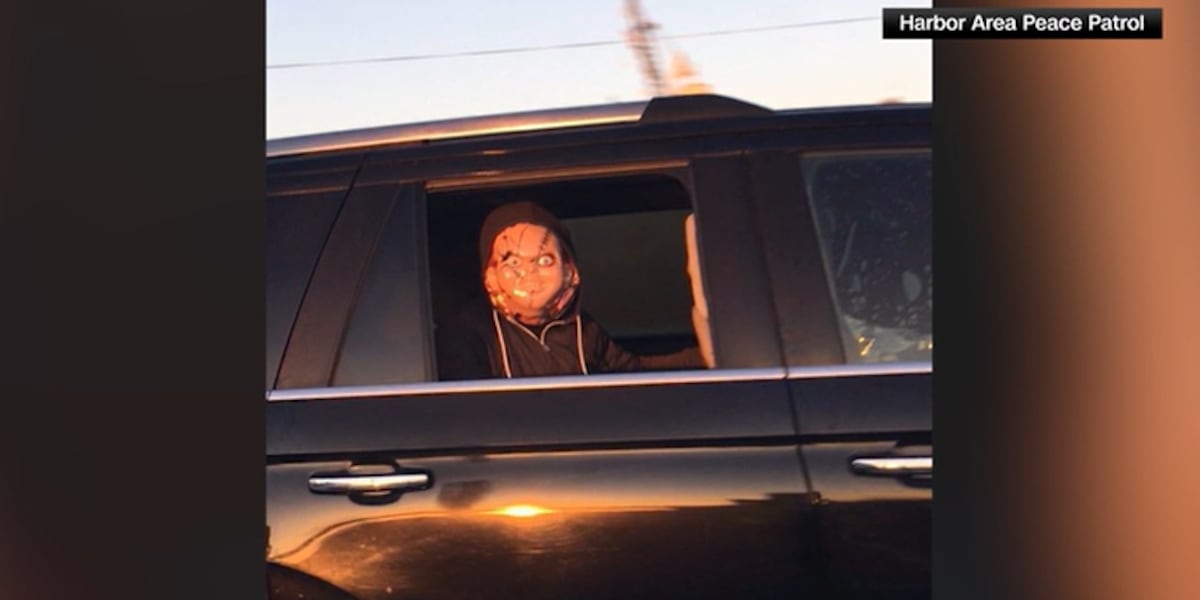 Представник внутрішньої безпеки реагує на зображення агентів ICE у масках на Хелловін