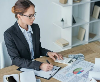 Чому аутсорсинг розробки фінансового програмного забезпечення має стратегічний сенс