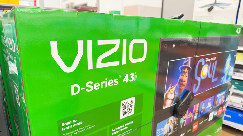 43-дюймовий смарт-телевізор Vizio серії D на полиці в магазині